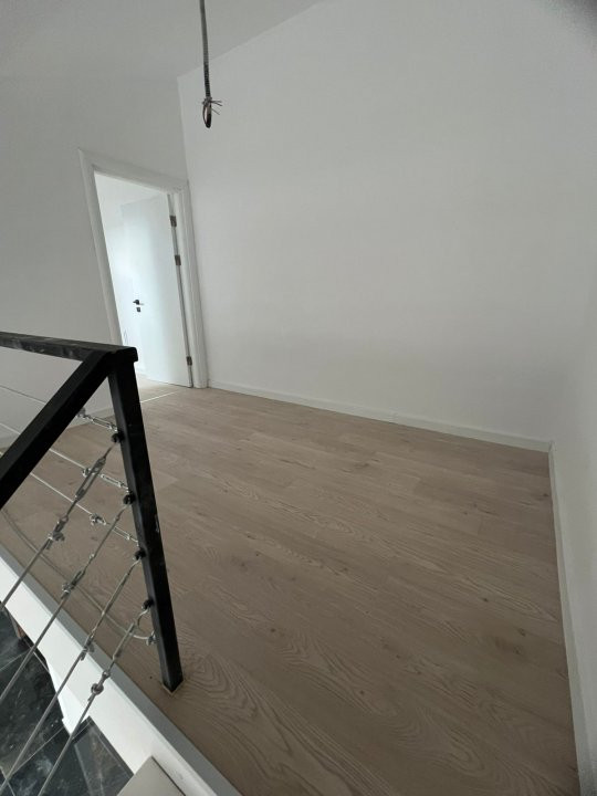 OCAZIE - Penthouse 3 camere pe 2 nivele, in Giroc 6, foxfort.ro