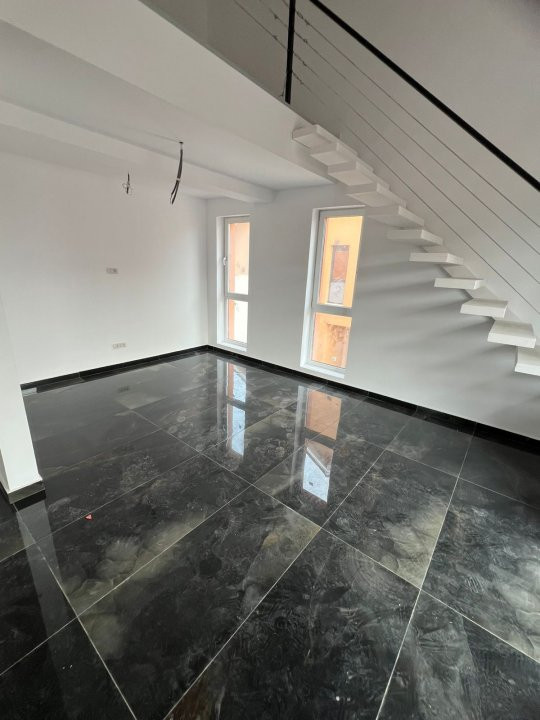 OCAZIE - Penthouse 3 camere pe 2 nivele, in Giroc 10, foxfort.ro