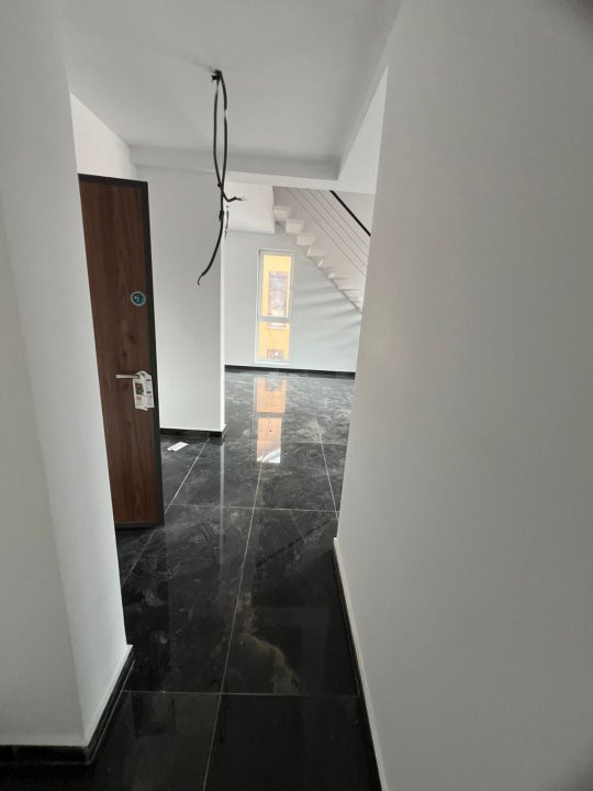 OCAZIE - Penthouse 3 camere pe 2 nivele, in Giroc 11, foxfort.ro