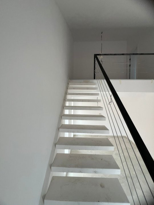 OCAZIE - Penthouse 3 camere pe 2 nivele, in Giroc 16, foxfort.ro