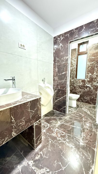 Showroom premium pe 2 nivele 560 mp, in zona Lipovei 5, foxfort.ro