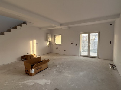 Duplex 4 camere, 116 mp, in Mosnita Veche, zona Serena