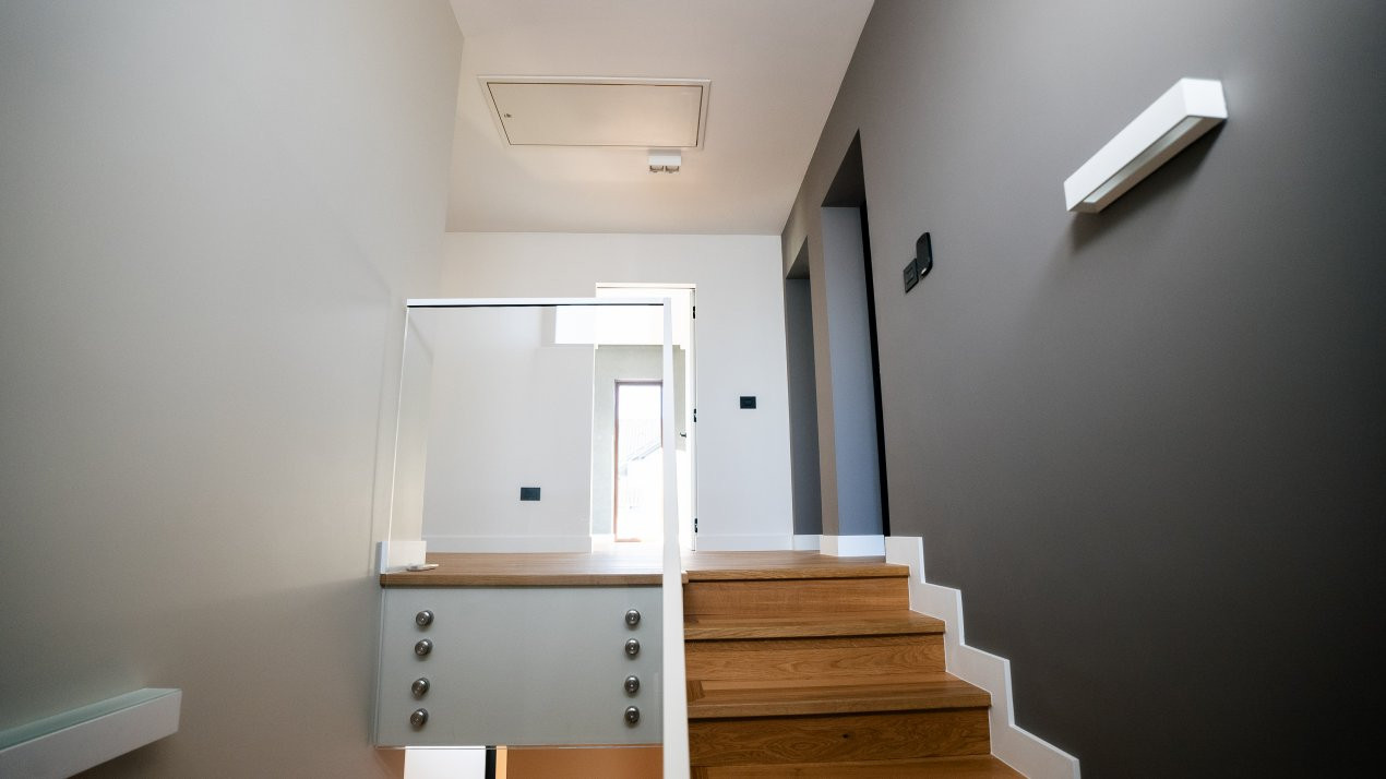 OCAZIE - Casa individuala deosebita cu 5 camere, 243 mp - Timisoara 17, foxfort.ro