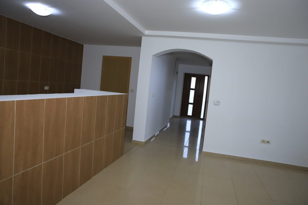 Duplex 4 camere, 2 bai, 130 mp utili, zona Mosnita Noua 16, foxfort.ro