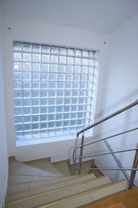 Duplex 4 camere, 2 bai, 130 mp utili, zona Mosnita Noua 17, foxfort.ro