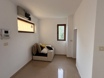 Duplex 4 camere, 2 bai, 130 mp utili, zona Mosnita Noua imagine mica 4, foxfort.ro