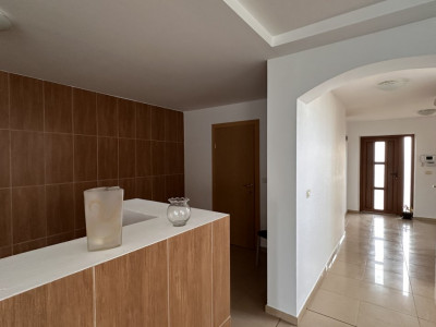 Duplex 4 camere, 2 bai, 130 mp utili, zona Mosnita Noua imagine mica 9, foxfort.ro