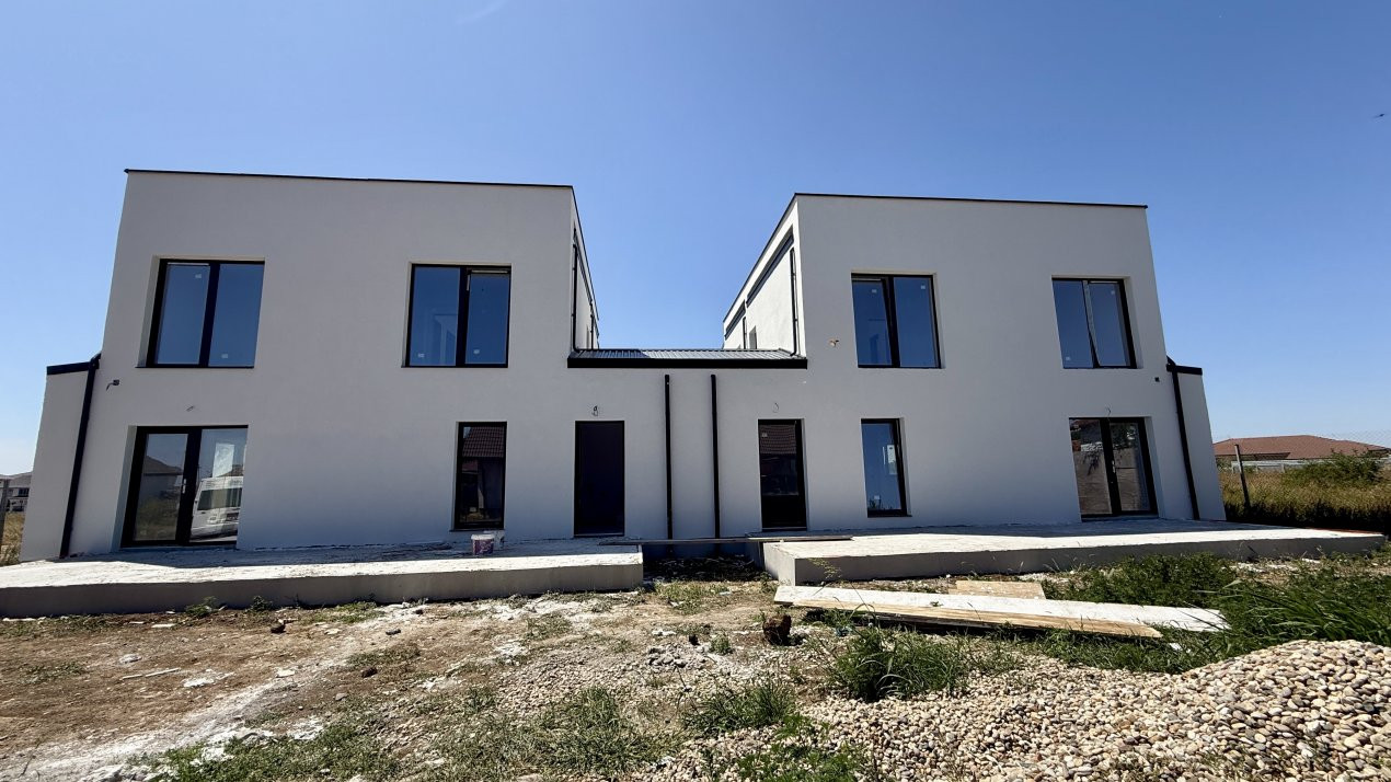 Duplex cu 5 camere, teren de 365 mp - Sanandrei 1, foxfort.ro