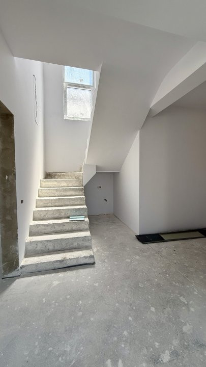 Duplex cu 5 camere, teren de 365 mp - Sanandrei 16, foxfort.ro