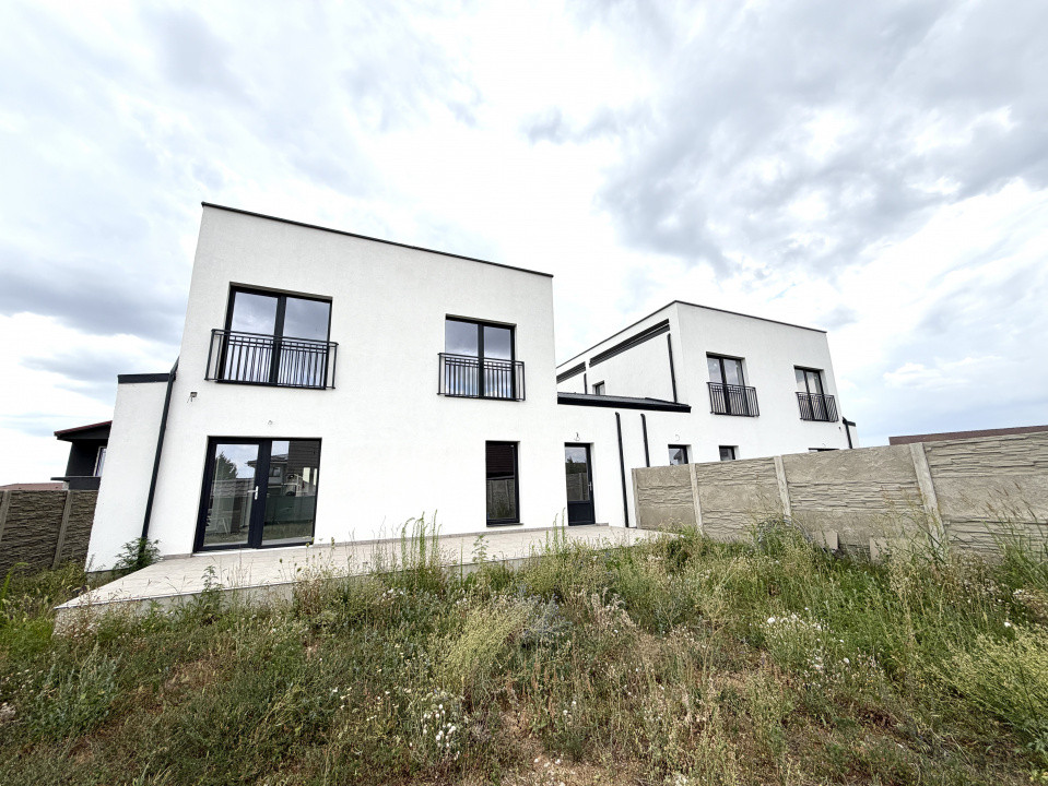 Duplex cu 5 camere, despartit prin camera tehnica, teren de 365 mp - Sanandrei 1, foxfort.ro