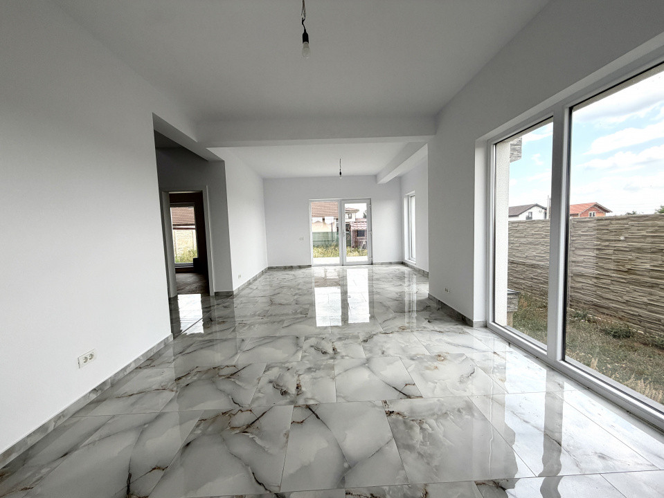Duplex cu 5 camere, despartit prin camera tehnica, teren de 365 mp - Sanandrei 2, foxfort.ro