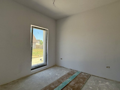 Duplex cu 5 camere, teren de 365 mp - Sanandrei imagine mica 12, foxfort.ro