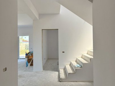 Duplex cu 5 camere, teren de 365 mp - Sanandrei imagine mica 15, foxfort.ro