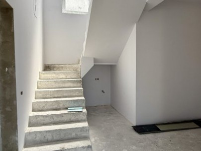 Duplex cu 5 camere, teren de 365 mp - Sanandrei imagine mica 16, foxfort.ro