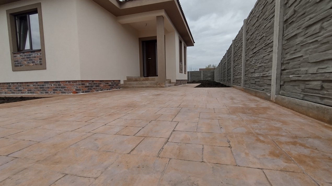 Casa individuala 4 camere, Sanmihaiu Roman 14, foxfort.ro