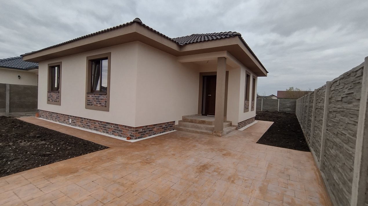 Casa individuala 4 camere, Sanmihaiu Roman 17, foxfort.ro