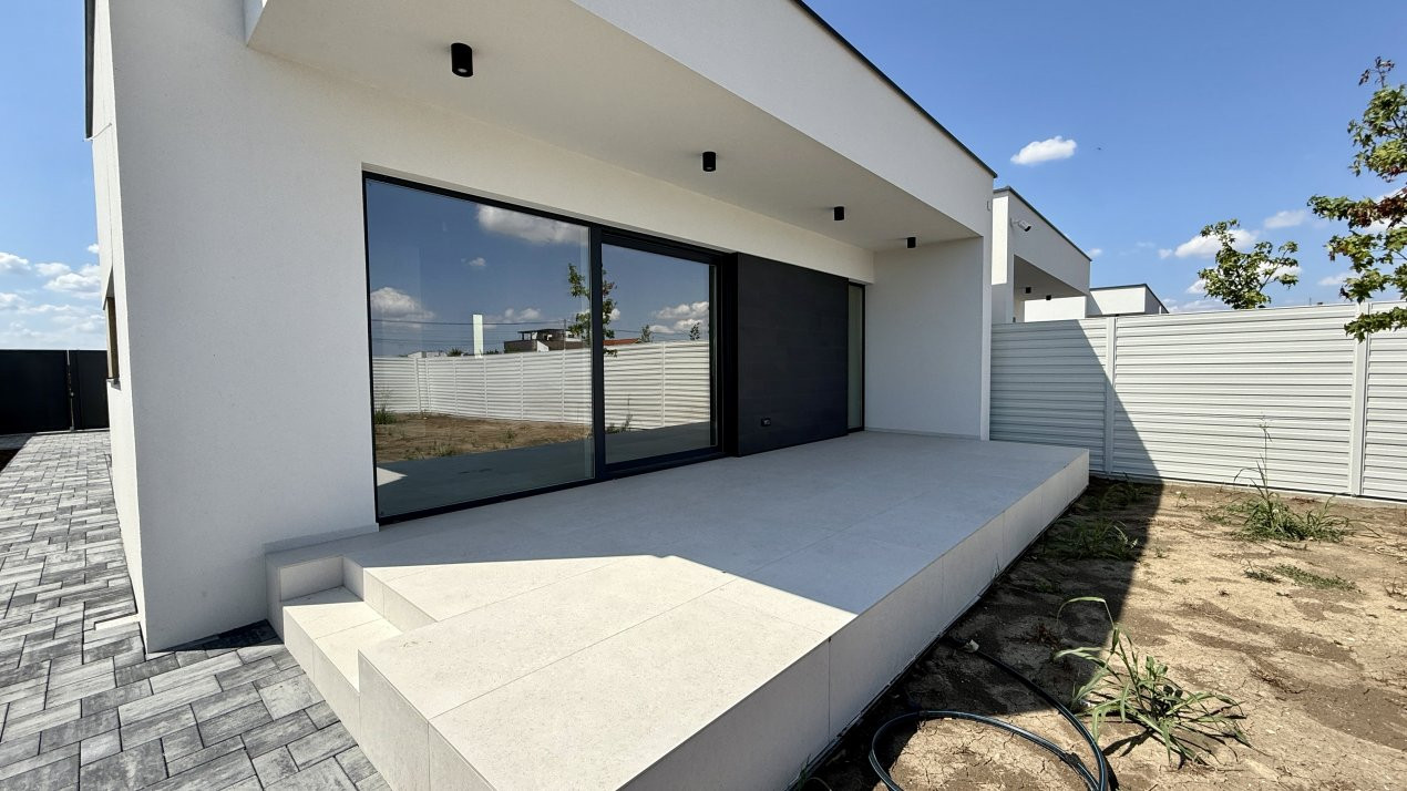 Duplex de vanzare, 4 camere pe parter Dumbravita 2, foxfort.ro