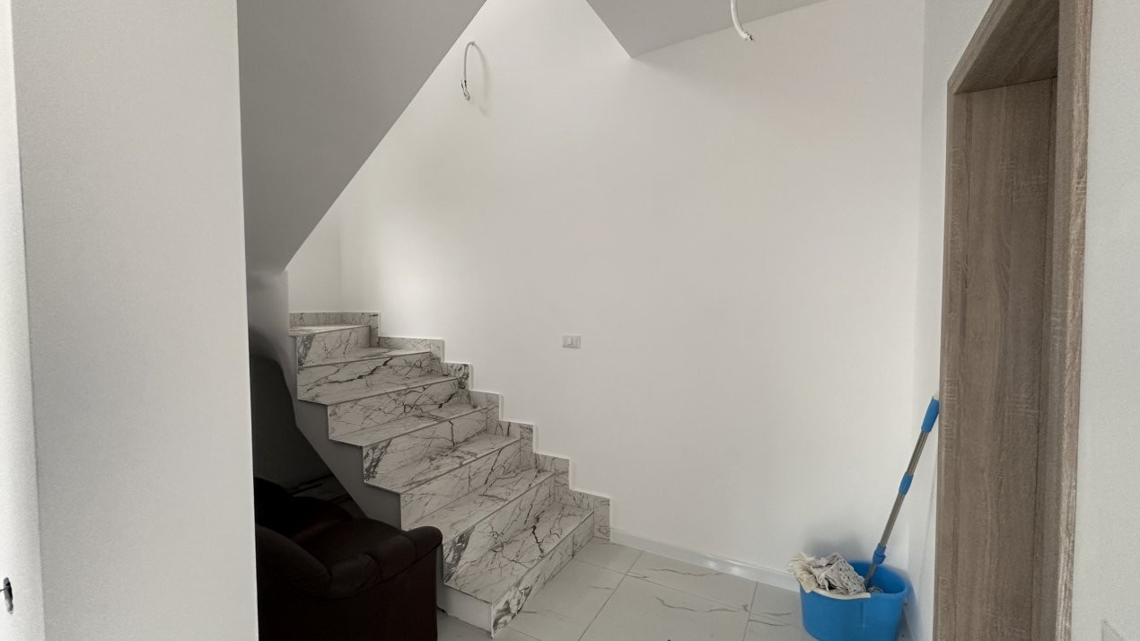 Duplex 4 camere, 110 mp, si teren de 330 mp in Giroc 11, foxfort.ro