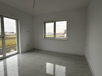 Duplex 4 camere, 110 mp, si teren de 330 mp in Giroc imagine mica 4, foxfort.ro