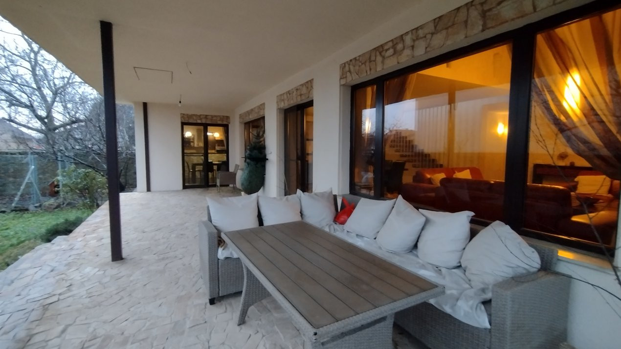 Casa individuala 6 camere, Timisoara - Zona Ronat 28, foxfort.ro