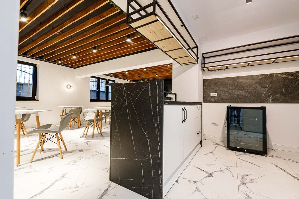 Spatiu comercial cu 4 incaperi de inchiriat, zona Iosefin 12, foxfort.ro