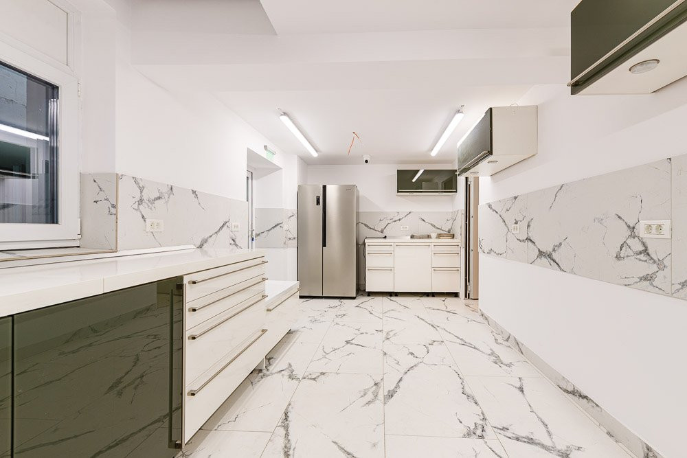 Spatiu comercial cu 4 incaperi de inchiriat, zona Iosefin 13, foxfort.ro