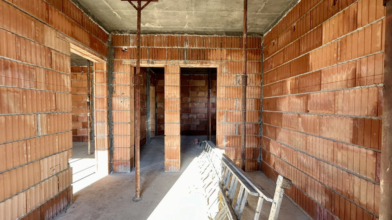 Duplex 4 camere pe parter + perete dublu despartitor - Sanandrei 6, foxfort.ro