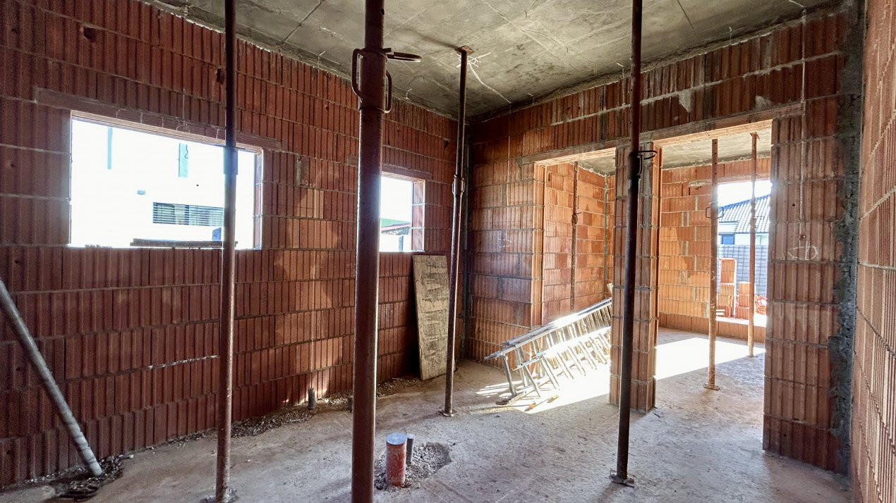 Duplex 4 camere pe parter + perete dublu despartitor - Sanandrei 8, foxfort.ro