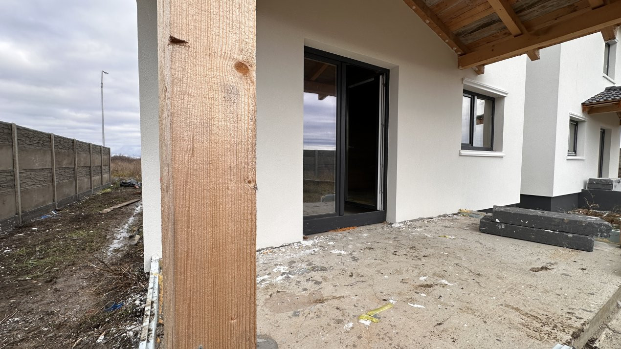 Duplex 4 camere, 111 mp, Asfalt - Mosnita Noua 12, foxfort.ro