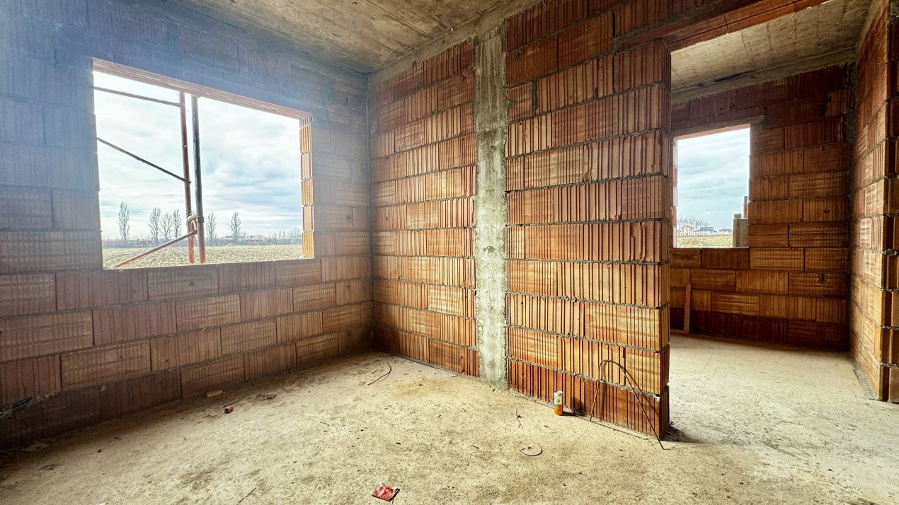 Duplex cu 4 camere in Sag, zona Manastire 3, foxfort.ro