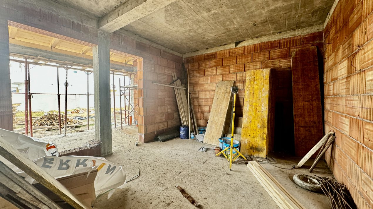 Duplex cu 4 camere in Sag, zona Manastire 12, foxfort.ro