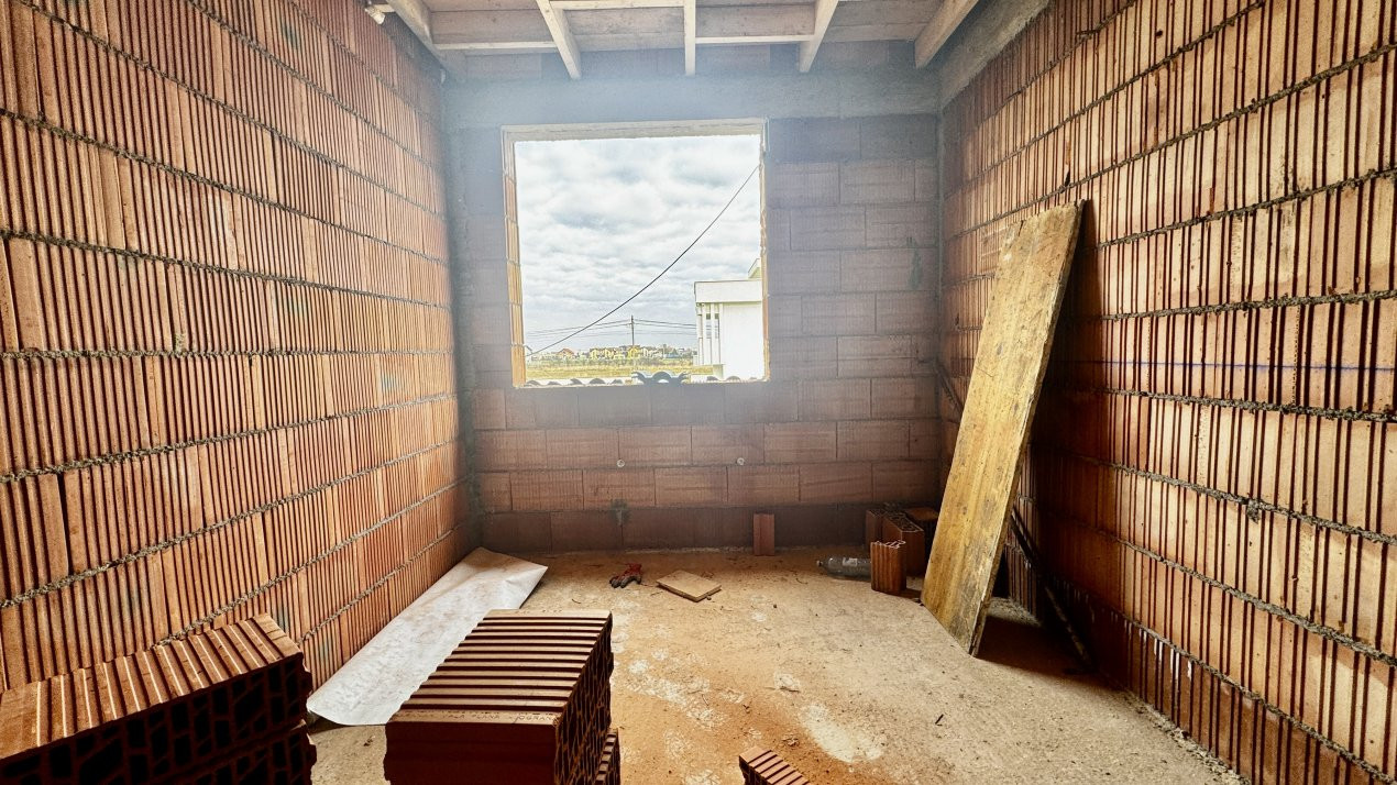 Duplex cu 4 camere in Sag, zona Manastire 17, foxfort.ro