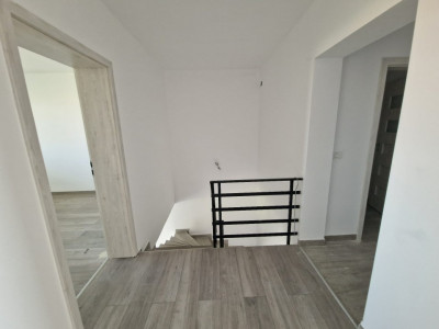Duplex 130 mp utili 4 camere, 3 bai, 2 terase, 1 balcon - Calea Urseni imagine mica 4, foxfort.ro