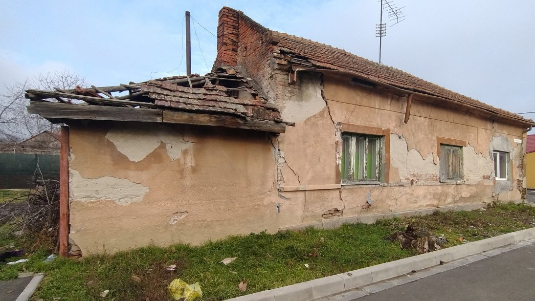 COMISION 0% Teren 878 mp, Zona Ronat, bransat la apa si curent 3, foxfort.ro