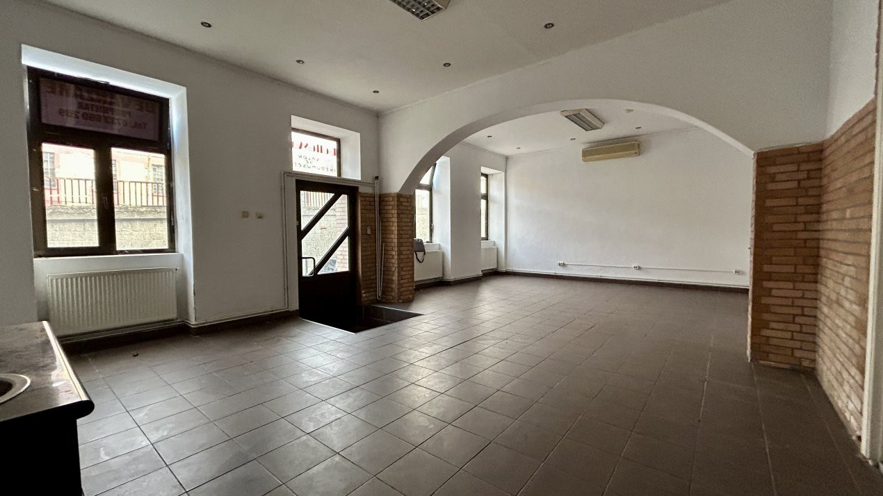 Apartament cu 3 camere, 97 mp utili la parter - zona Garii 4, foxfort.ro