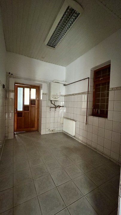 Apartament cu 3 camere, 97 mp utili la parter - zona Garii 10, foxfort.ro