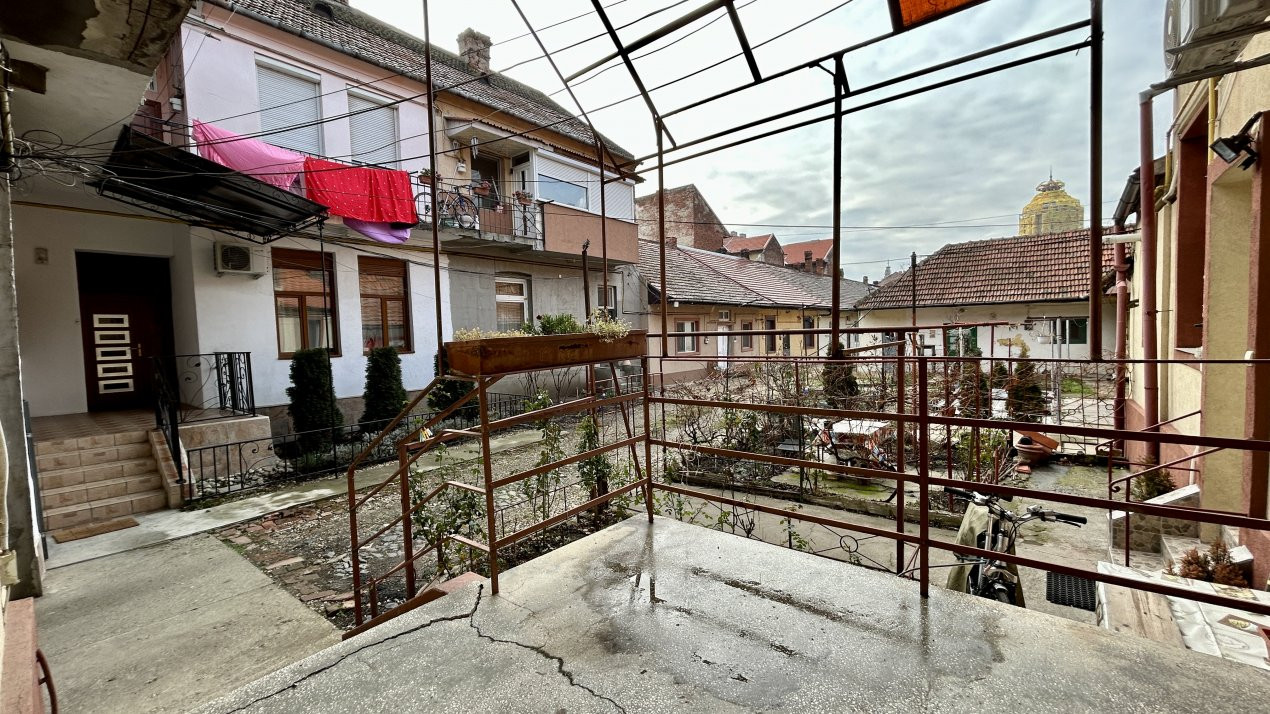 Apartament cu 3 camere, 97 mp utili la parter - zona Garii 16, foxfort.ro