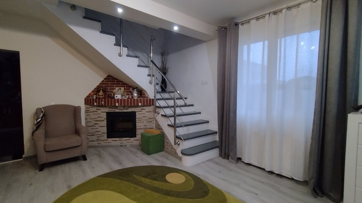 Casa individuala 4 camere, Sacalaz - Garaj, piscina exterioara 10, foxfort.ro