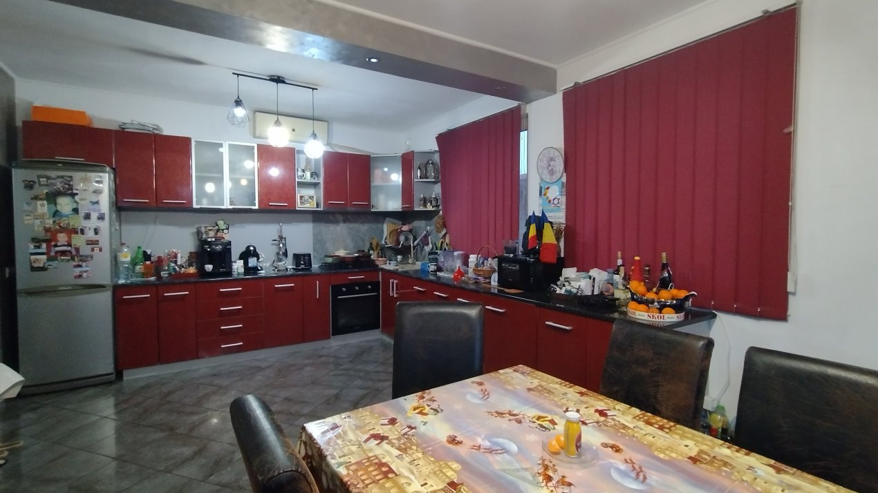 Casa individuala 4 camere, Sacalaz - Garaj, piscina exterioara 13, foxfort.ro