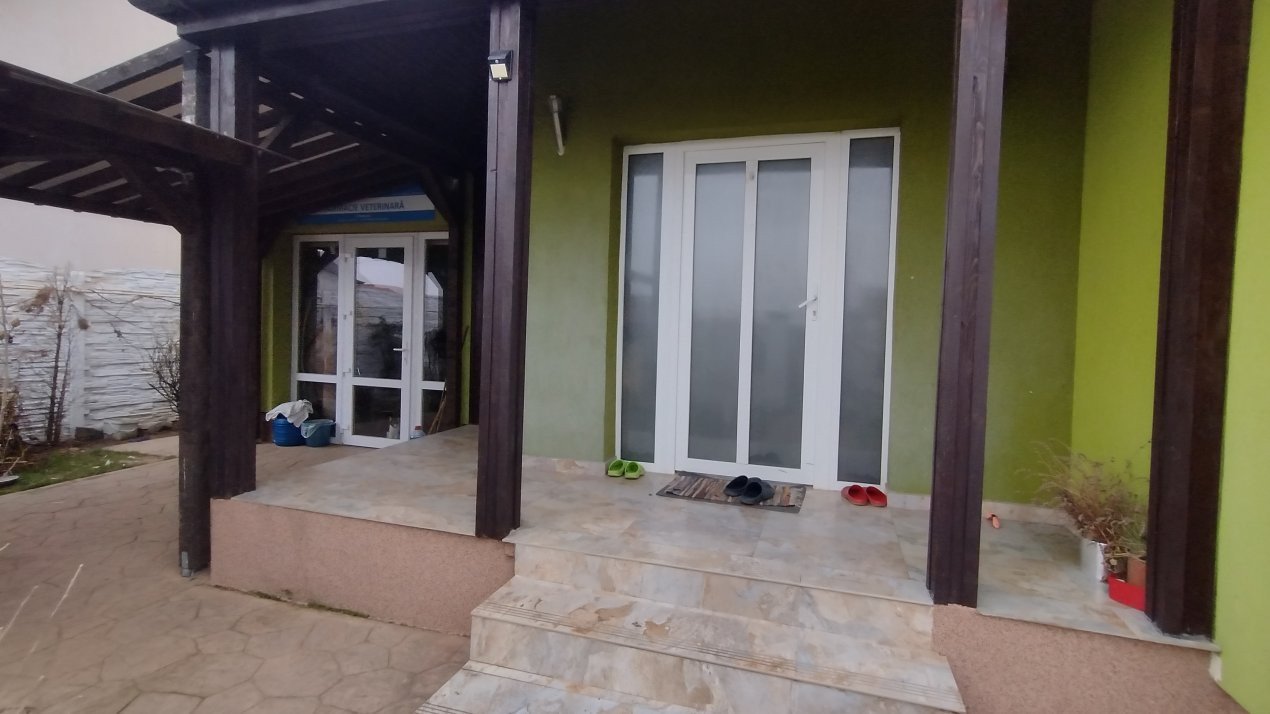 Casa individuala 4 camere, Sacalaz - Garaj, piscina exterioara 15, foxfort.ro