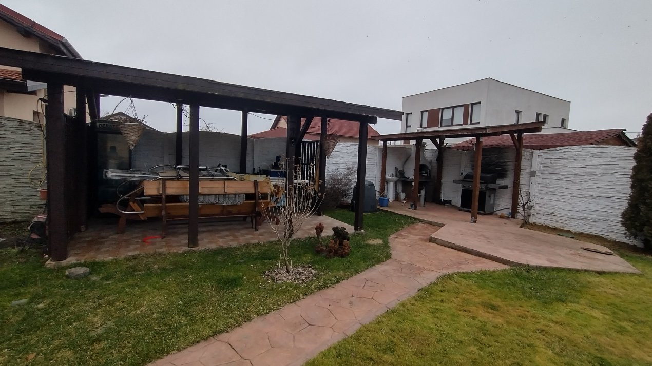 Casa individuala 4 camere, Sacalaz - Garaj, piscina exterioara 20, foxfort.ro