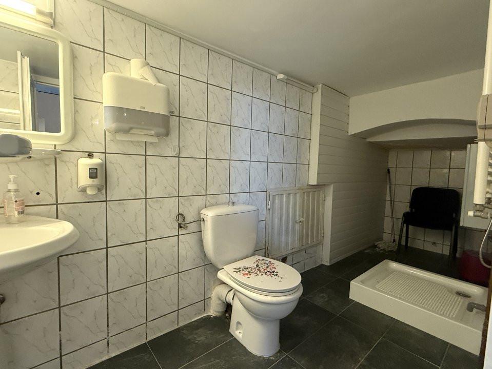 COMISION 0% Spatiu de inchiriat cu 2 incaperi, la demisol, in Centrul Orasului 6, foxfort.ro