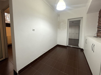 COMISION 0% Spatiu de inchiriat cu 2 incaperi, la demisol, in Centrul Orasului imagine mica 5, foxfort.ro