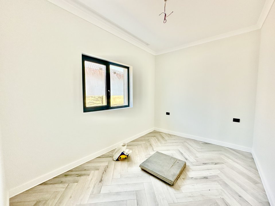 Duplex cu 4 camere - Toate utilitatile + Asfalt - Mosnita Noua 14, foxfort.ro