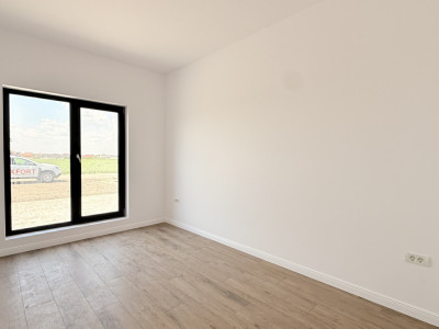 Duplex cu 4 camere - Toate utilitatile + Asfalt - Mosnita Noua imagine mica 11, foxfort.ro