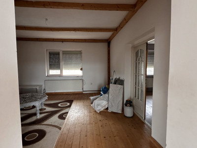 Casa individuala 6 camere, 200 mp, in Mosnita Veche, vatra satului imagine mica 3, foxfort.ro