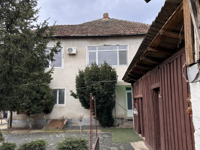 Casa individuala 6 camere, 200 mp, in Mosnita Veche, vatra satului imagine mica 10, foxfort.ro