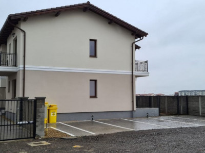 Apartament cu 2 camere la parter cu terasa, in Giroc