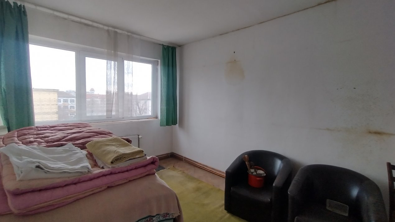Apartament 4 camere, Zona Cetatii, bloc cu acoperis 4, foxfort.ro