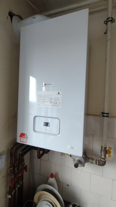 Apartament 4 camere, Zona Cetatii, bloc cu acoperis 8, foxfort.ro